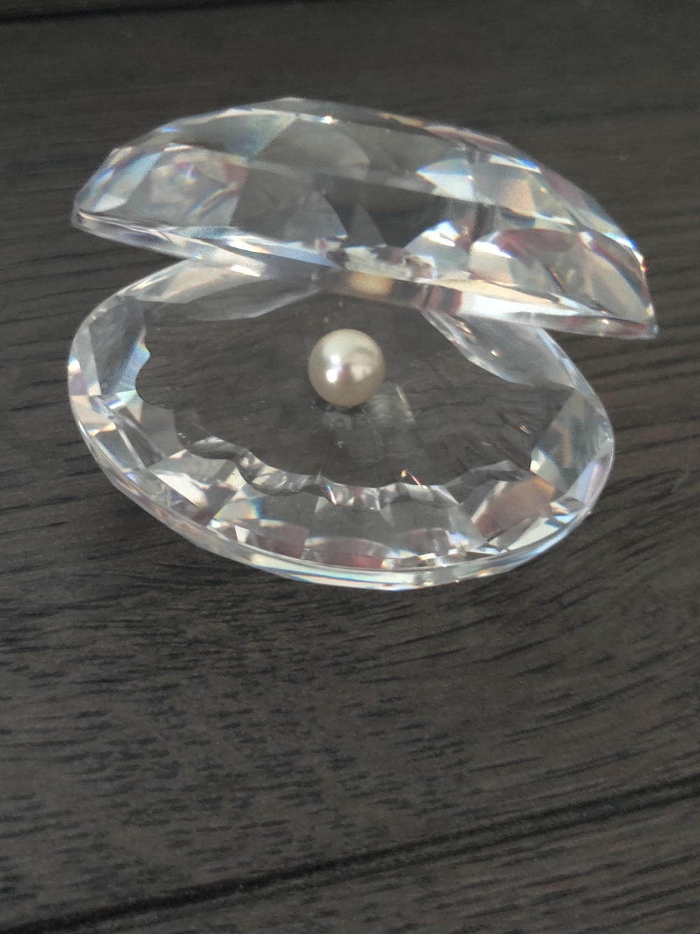 Swarovski Clear Crystal Clam Oyster Shell with Pearl Accent